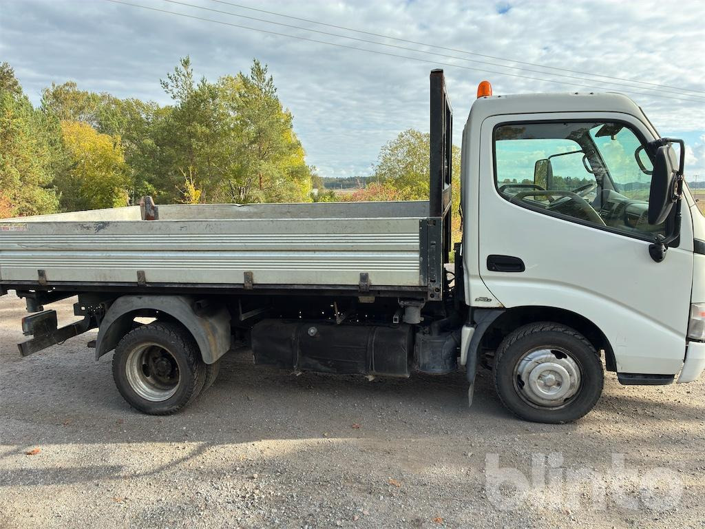 TOYOTA DYNA 150 - Furgoneta: foto 4 TOYOTA DYNA 150 - Furgoneta: foto 4