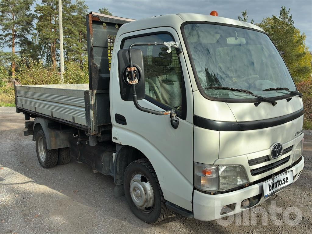 TOYOTA DYNA 150 - Furgoneta: foto 3 TOYOTA DYNA 150 - Furgoneta: foto 3