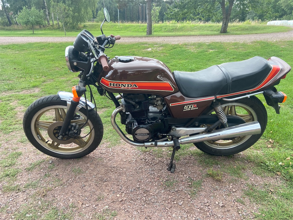HONDA CB 400 N - Motocicleta: foto 2 HONDA CB 400 N - Motocicleta: foto 2