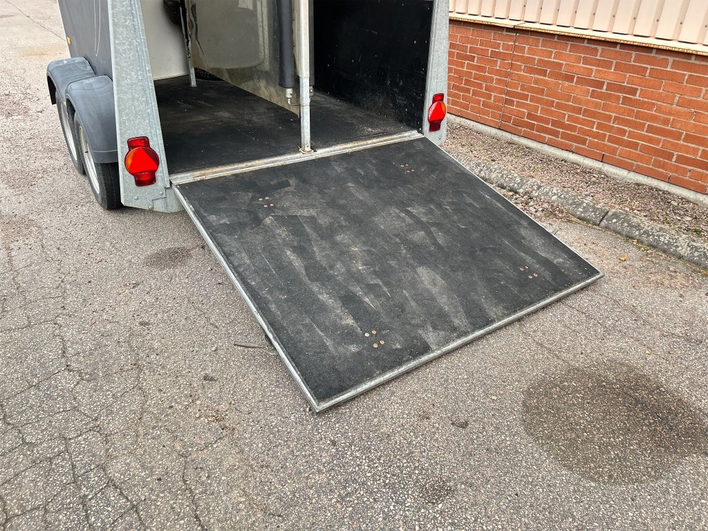 HUMBAUR HP TA G VD - Remolque para caballos: foto 5 HUMBAUR HP TA G VD - Remolque para caballos: foto 5