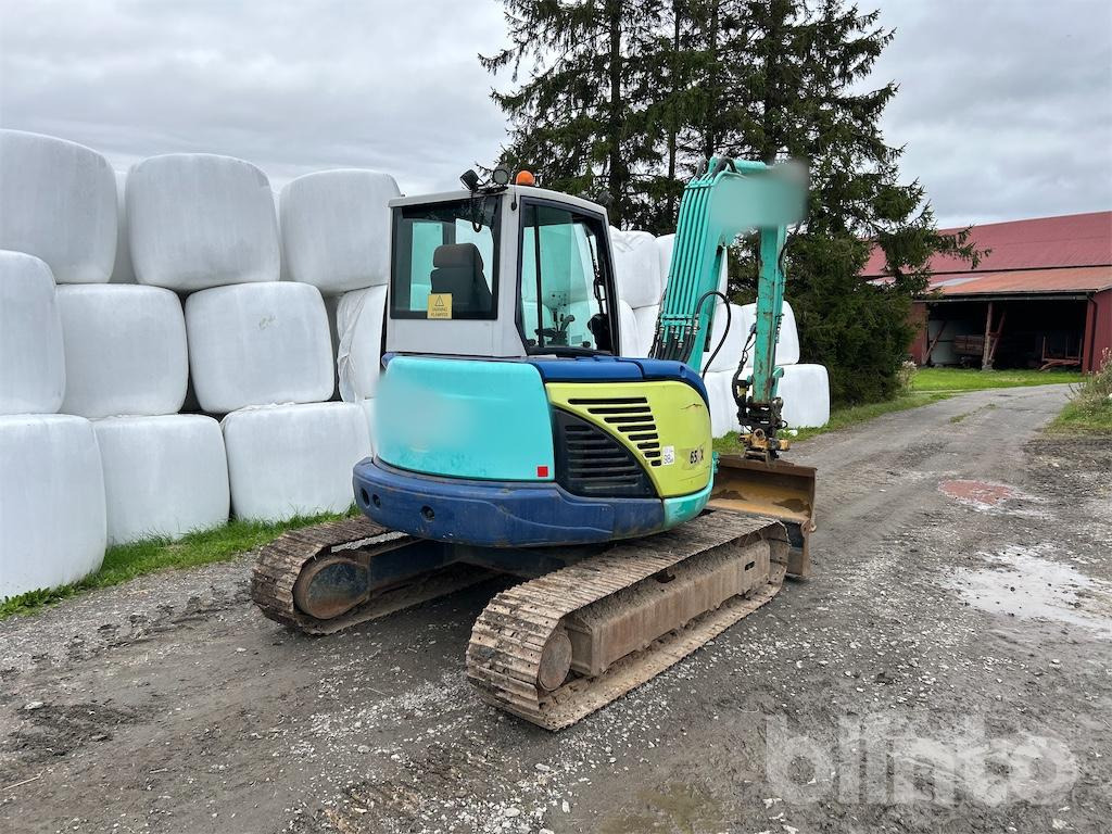 IHI 65VX2 med rotortilt och 3 skopor - Miniexcavadora: foto 3 IHI 65VX2 med rotortilt och 3 skopor - Miniexcavadora: foto 3