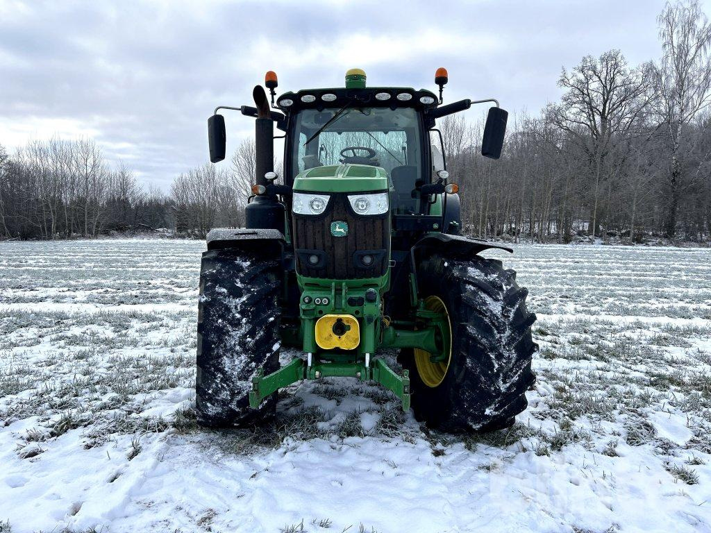 JOHN DEERE 6215R - Tractor: foto 2 JOHN DEERE 6215R - Tractor: foto 2