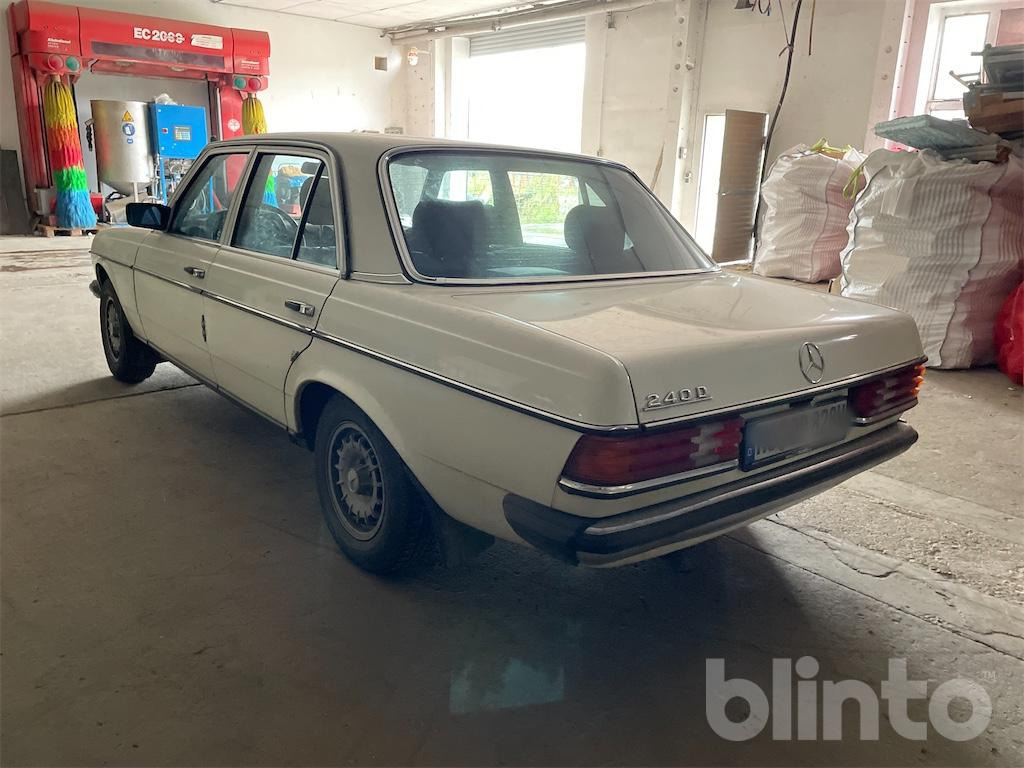 Mercedes 240D W123 (1981) - Coche: foto 4 Mercedes 240D W123 (1981) - Coche: foto 4