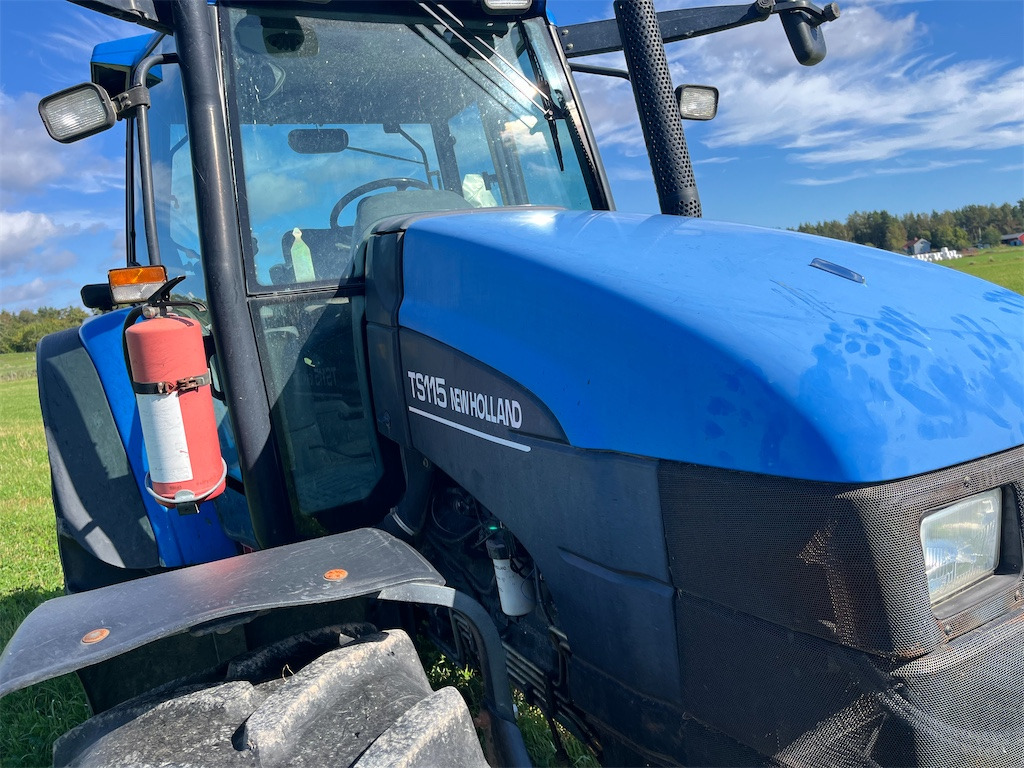Tractor NEW HOLLAND TS 115 4WD: foto 44