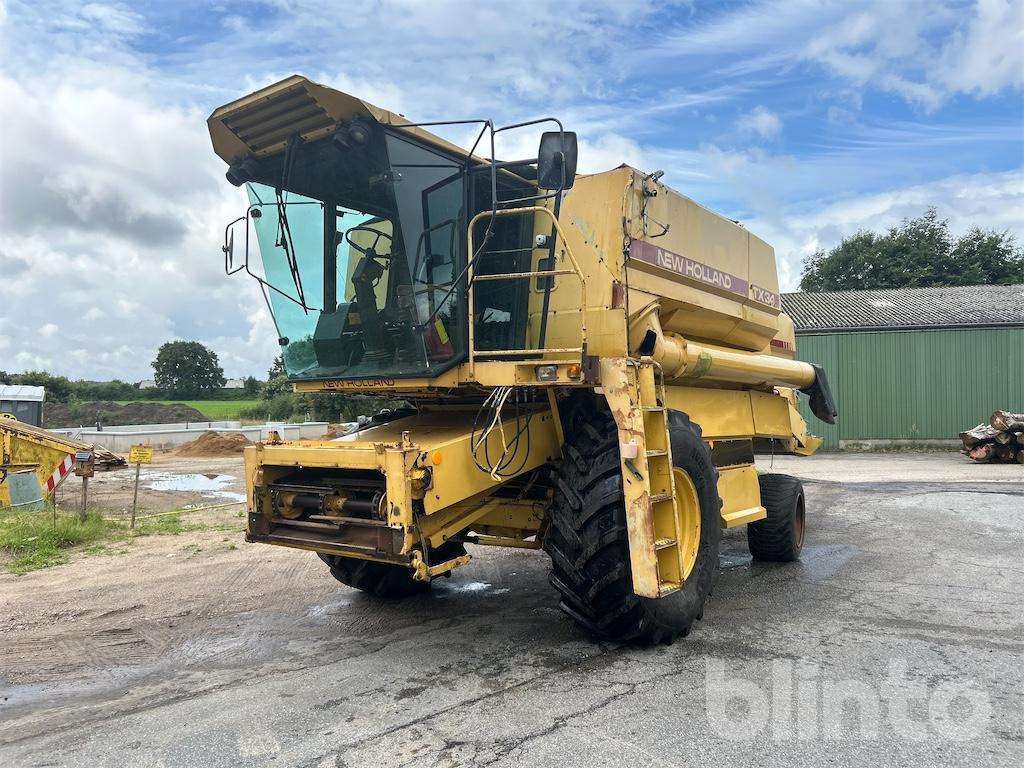 New Holland TX34 (1990) - Cosechadora de granos: foto 1 New Holland TX34 (1990) - Cosechadora de granos: foto 1