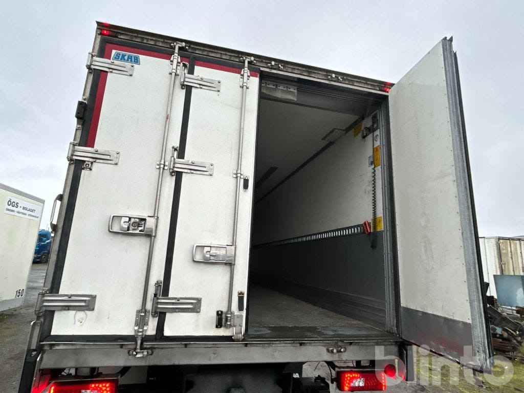 SCANIA R410LN8X4*4HNB - Camión frigorífico: foto 5 SCANIA R410LN8X4*4HNB - Camión frigorífico: foto 5