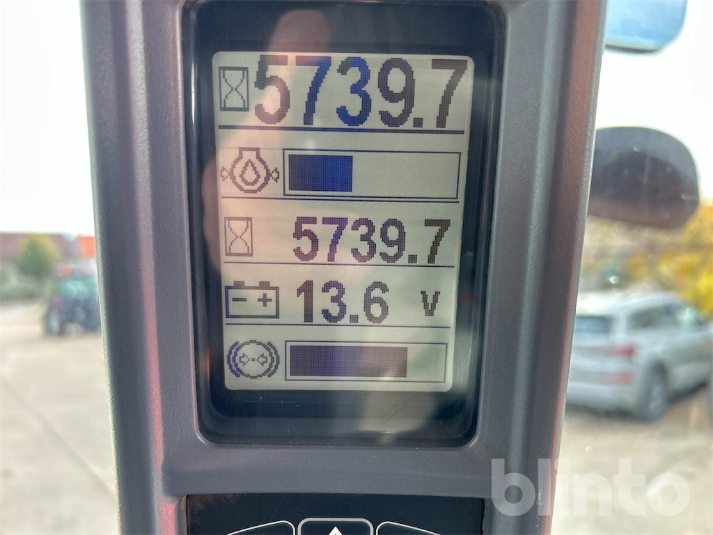 Steyr 4130 Profi CVT Komfort (2016) - Tractor: foto 5 Steyr 4130 Profi CVT Komfort (2016) - Tractor: foto 5