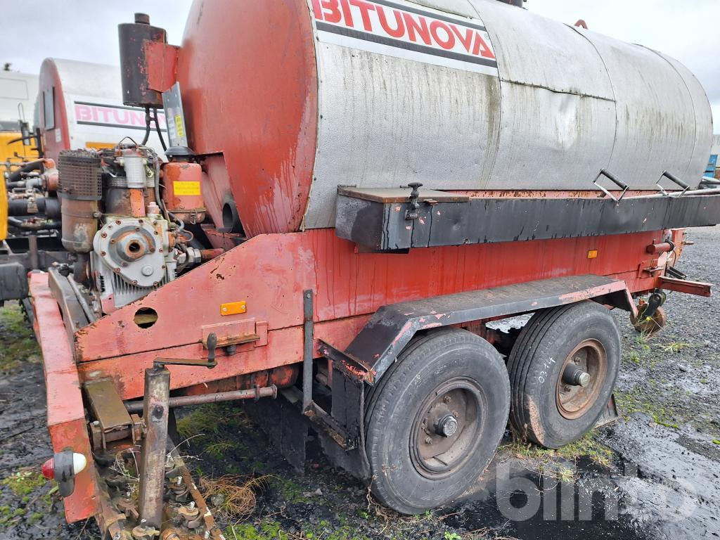 Strassmayer TS 5000 (1993) - Distribuidor de asfalto: foto 3 Strassmayer TS 5000 (1993) - Distribuidor de asfalto: foto 3