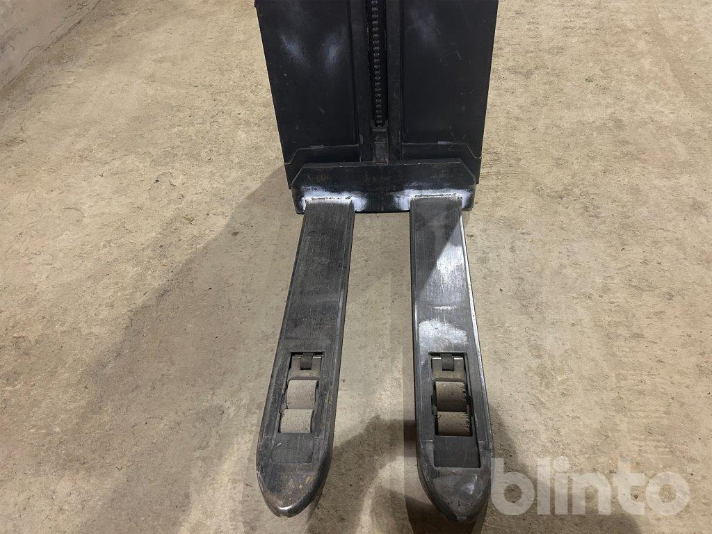 Apilador Toyota SWE080L: foto 6