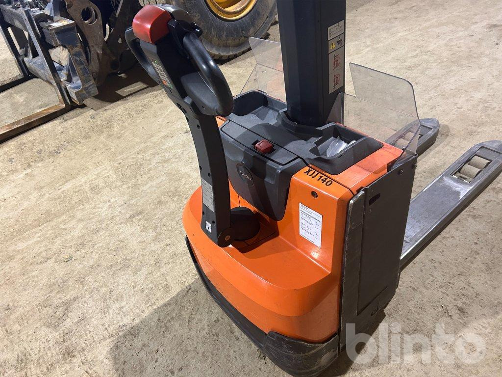 Apilador Toyota SWE080L: foto 8