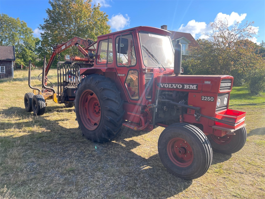 VOLVO BM 2250 - Tractor: foto 2 VOLVO BM 2250 - Tractor: foto 2
