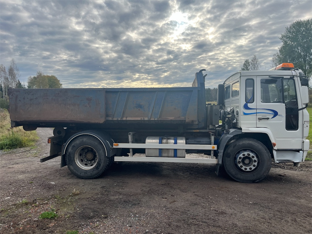 VOLVO FL6 4*2 - Camión multibasculante: foto 4 VOLVO FL6 4*2 - Camión multibasculante: foto 4