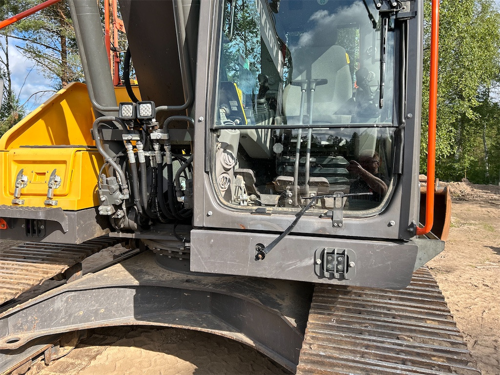 Excavadora de cadenas Volvo EC220 EL: foto 19