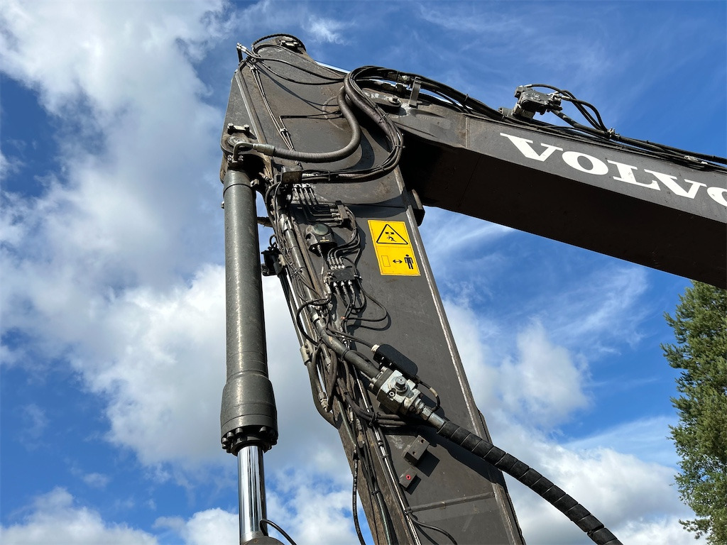 Excavadora de cadenas Volvo EC220 EL: foto 15