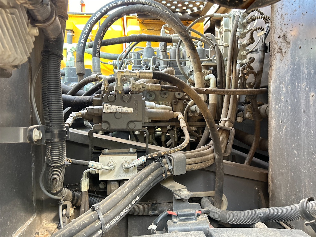 Excavadora de cadenas Volvo EC220 EL: foto 30