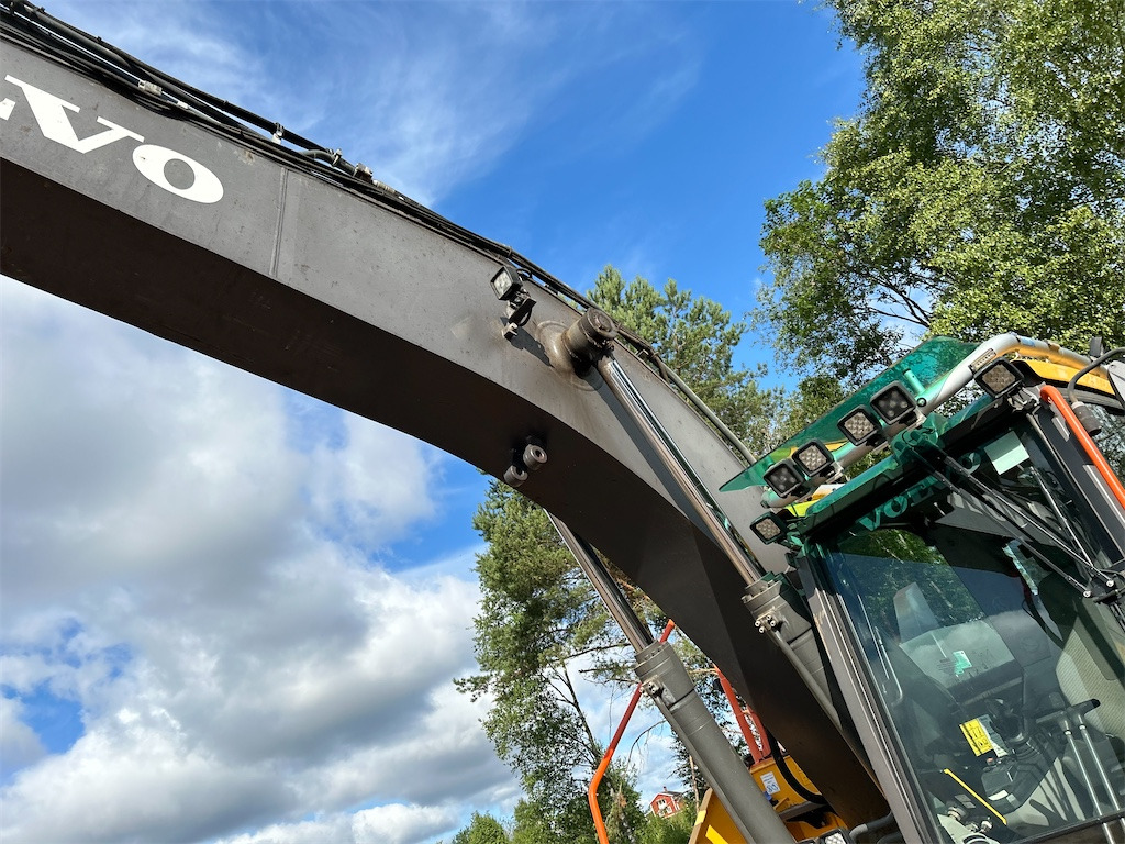 Excavadora de cadenas Volvo EC220 EL: foto 17