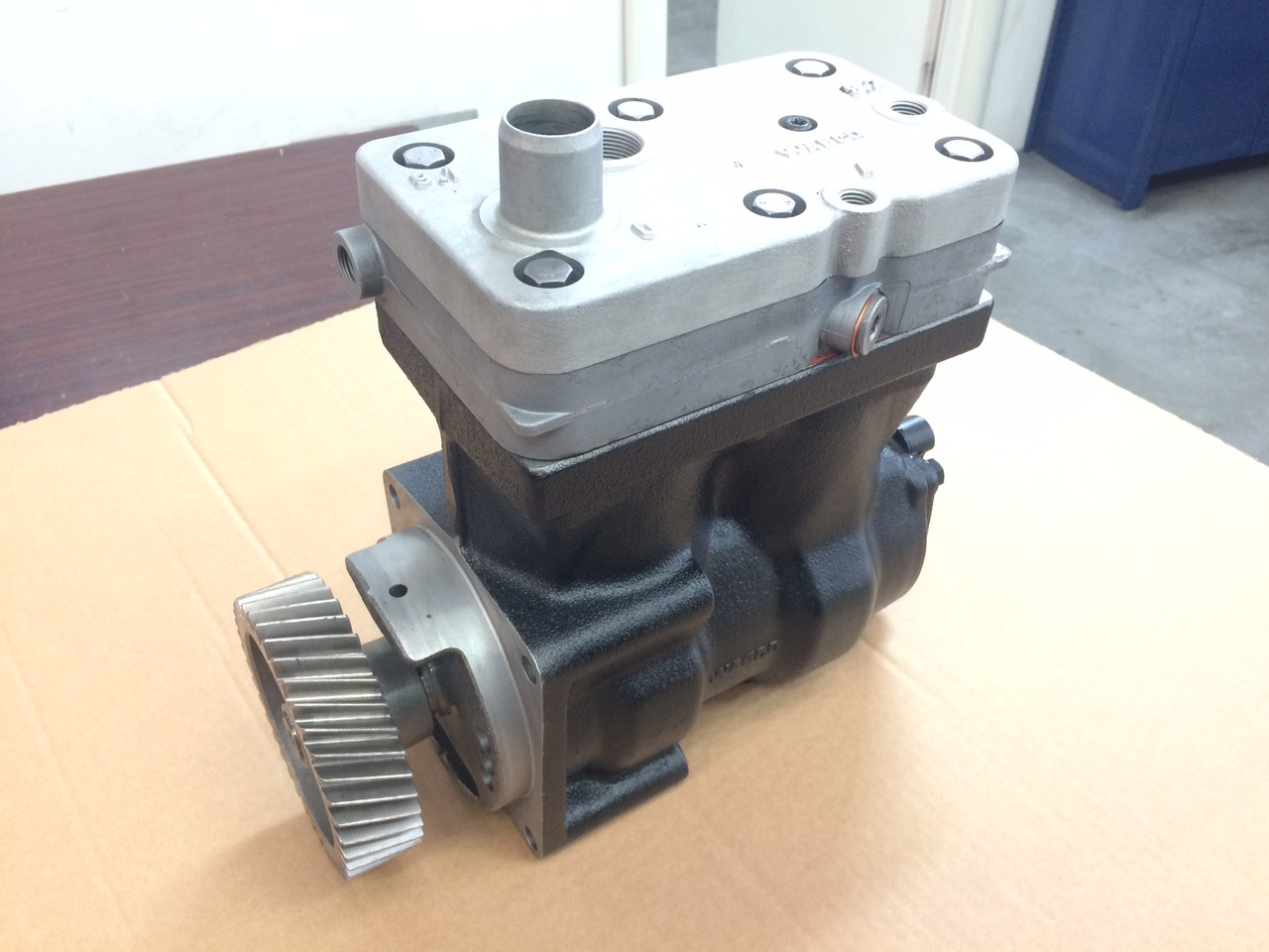 COMPRESSORE ARIA BICILINDRICO MOTORE MERCEDES OM906 - Compresor de aire: foto 4 COMPRESSORE ARIA BICILINDRICO MOTORE MERCEDES OM906 - Compresor de aire: foto 4