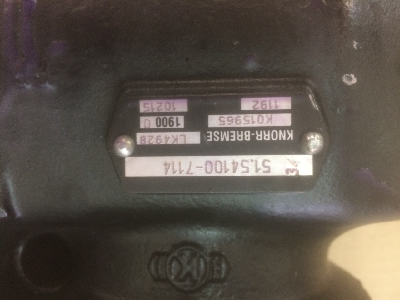 COMPRESSORE ARIA BICILINDRICO SENZA PRESA DI FORZA MAN / KNORR - Compresor de aire: foto 4 COMPRESSORE ARIA BICILINDRICO SENZA PRESA DI FORZA MAN / KNORR - Compresor de aire: foto 4