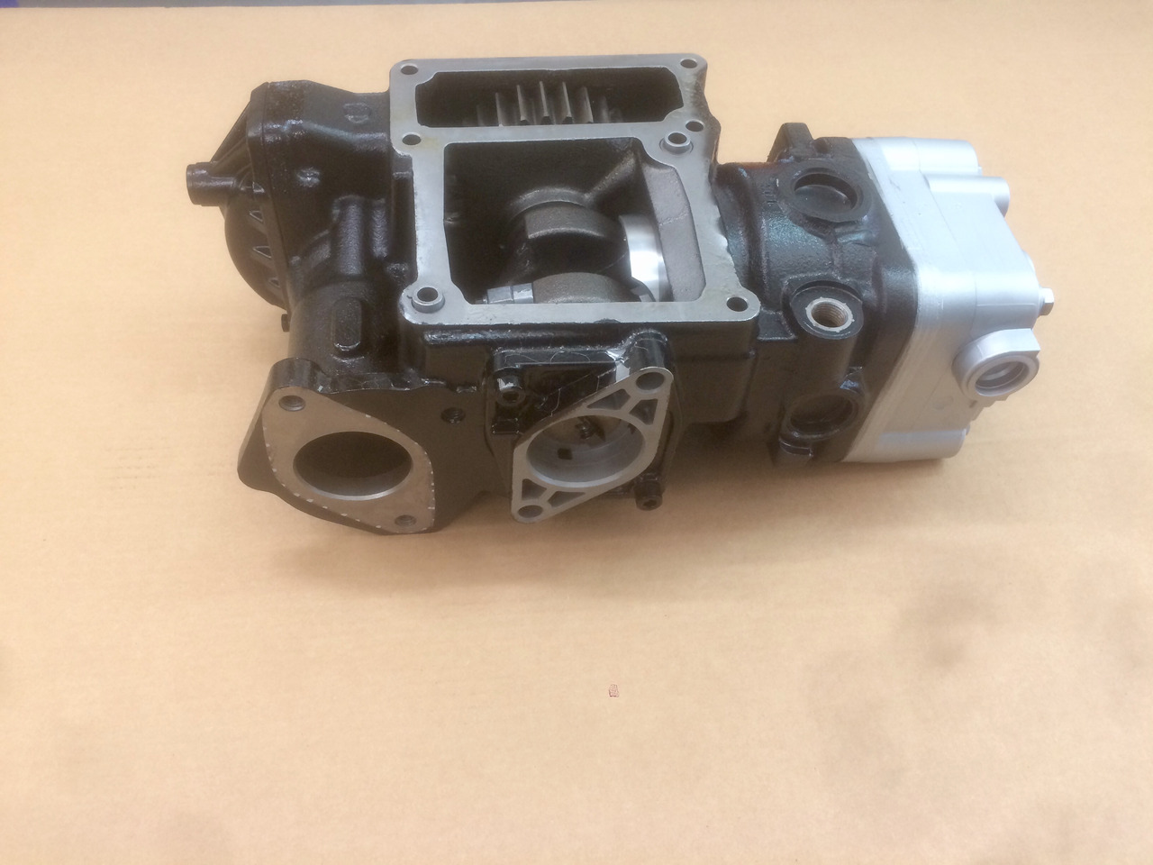 COMPRESSORE ARIA MONOCILINDRICO CON PRESA DI FORZA MAN / KNORR - Compresor de aire: foto 4 COMPRESSORE ARIA MONOCILINDRICO CON PRESA DI FORZA MAN / KNORR - Compresor de aire: foto 4