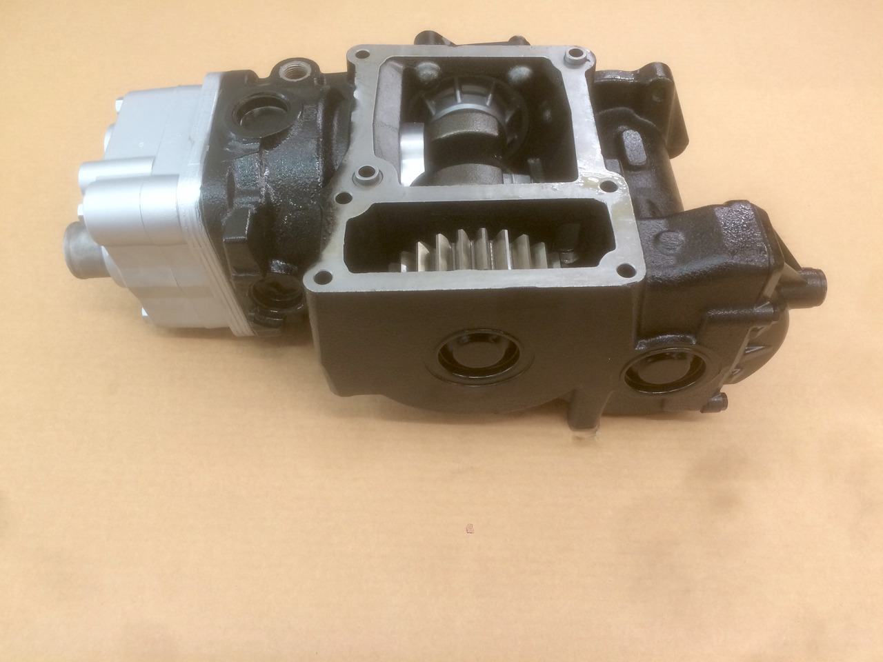 COMPRESSORE ARIA MONOCILINDRICO CON PRESA DI FORZA MAN / KNORR - Compresor de aire: foto 2 COMPRESSORE ARIA MONOCILINDRICO CON PRESA DI FORZA MAN / KNORR - Compresor de aire: foto 2