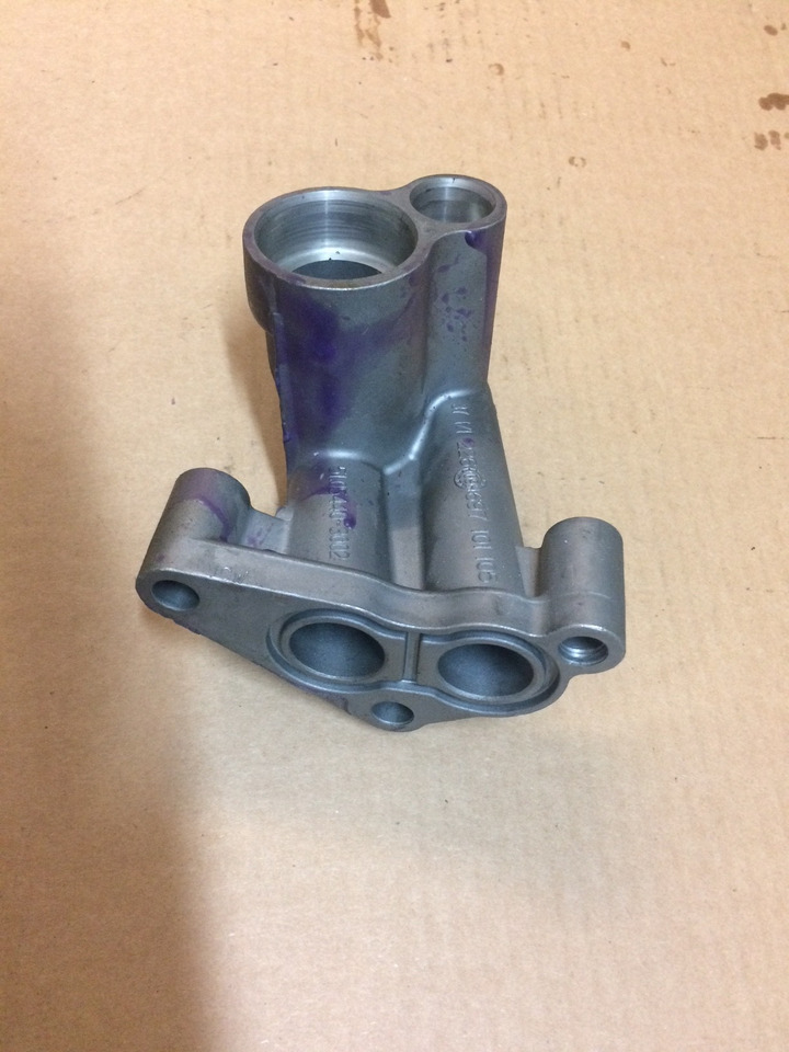 FLANGIA DI COLLEGAMENTO MODULO OLIO MAN 51054406000 - Motor y piezas para Camión: foto 5 FLANGIA DI COLLEGAMENTO MODULO OLIO MAN 51054406000 - Motor y piezas para Camión: foto 5