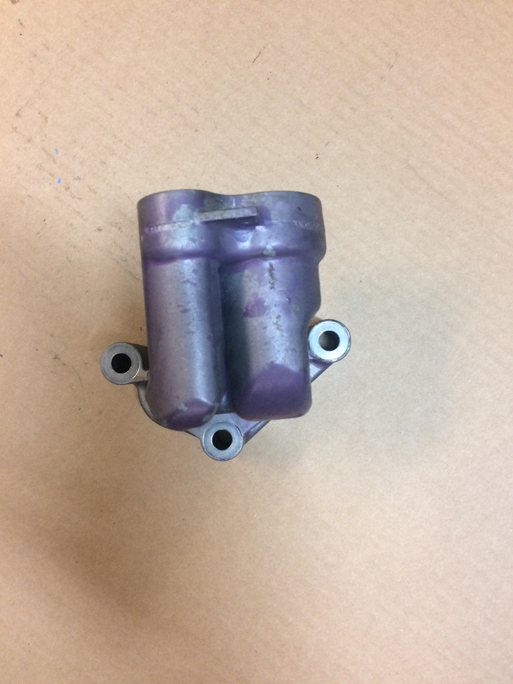 FLANGIA DI COLLEGAMENTO MODULO OLIO MAN 51054406000 - Motor y piezas para Camión: foto 2 FLANGIA DI COLLEGAMENTO MODULO OLIO MAN 51054406000 - Motor y piezas para Camión: foto 2