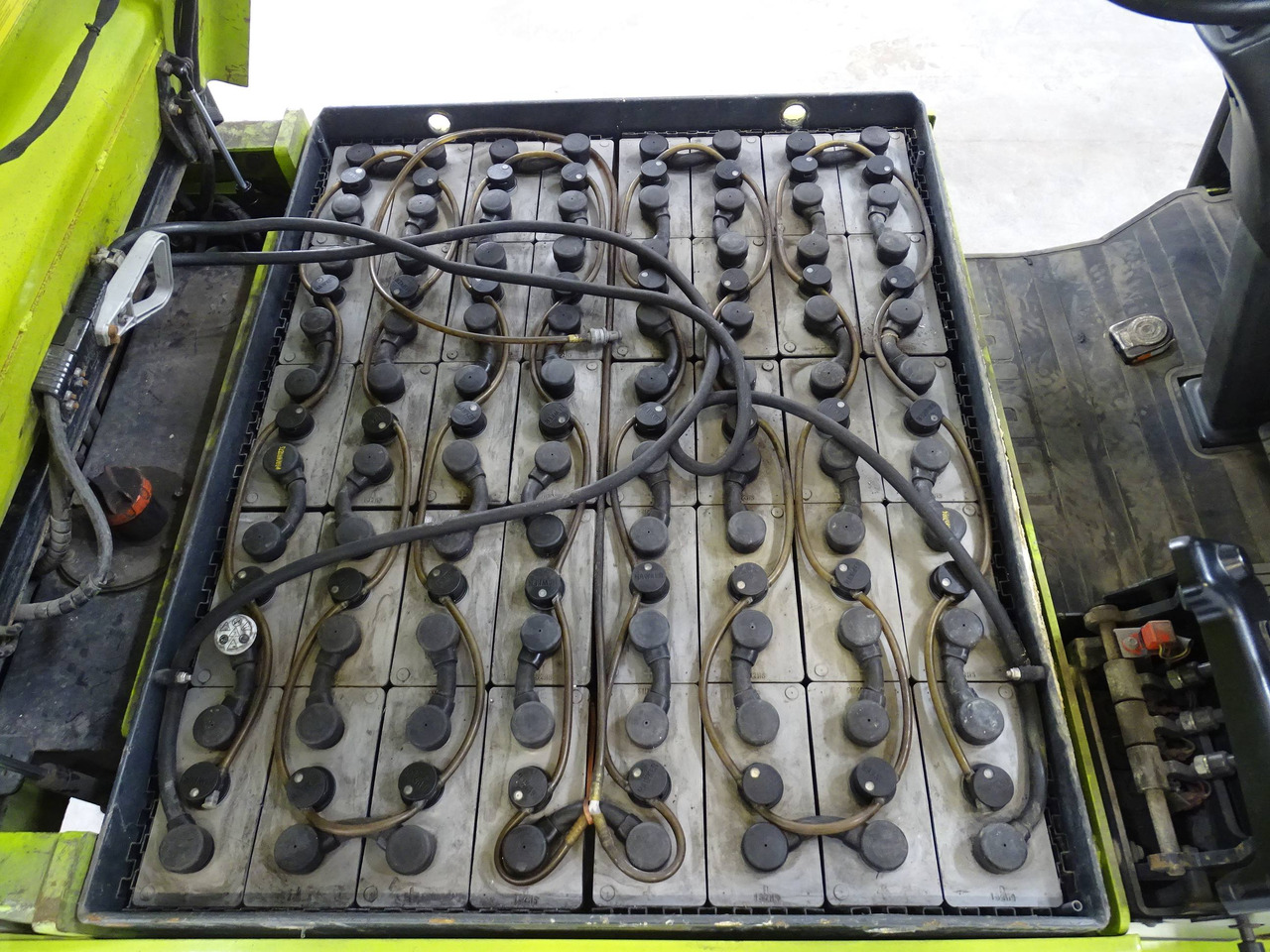 Clark GEX30 - Carretilla elevadora eléctrica: foto 4 Clark GEX30 - Carretilla elevadora eléctrica: foto 4