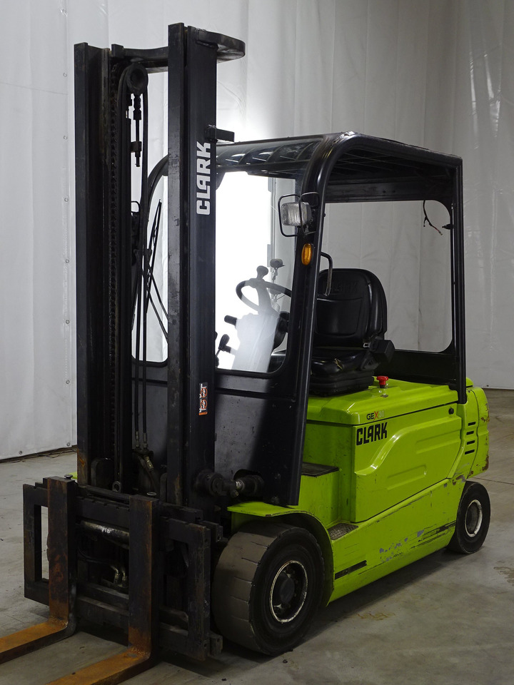 Clark GEX30 - Carretilla elevadora eléctrica: foto 1 Clark GEX30 - Carretilla elevadora eléctrica: foto 1