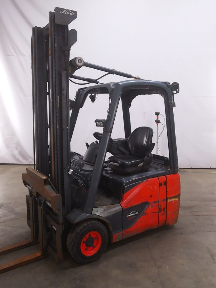 Linde E16C-02 - Carretilla elevadora eléctrica: foto 1 Linde E16C-02 - Carretilla elevadora eléctrica: foto 1