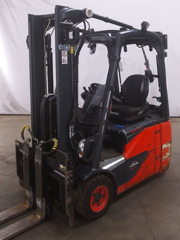 Linde E16C-02 - Carretilla elevadora eléctrica: foto 1 Linde E16C-02 - Carretilla elevadora eléctrica: foto 1