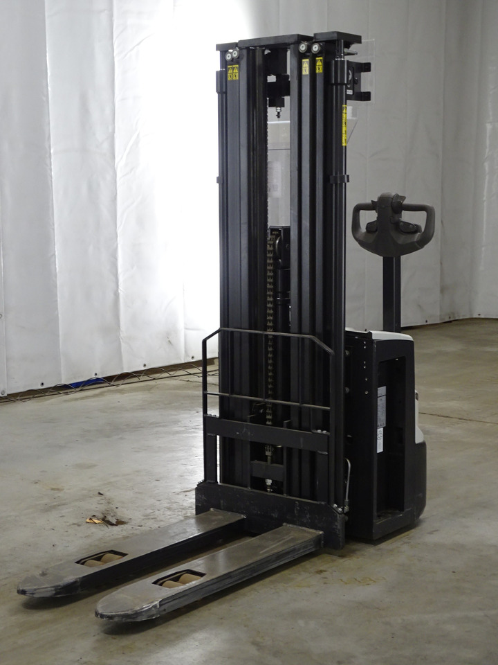 Mitsubishi SBP12N3 - Apilador: foto 1 Mitsubishi SBP12N3 - Apilador: foto 1