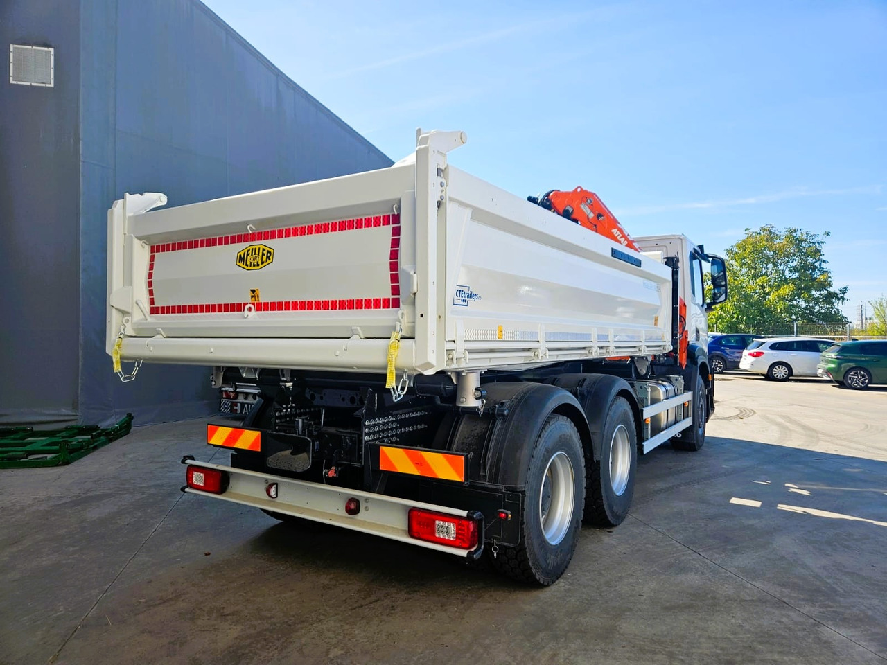 Iveco - Camión caja abierta, Camión grúa: foto 5 Iveco - Camión caja abierta, Camión grúa: foto 5