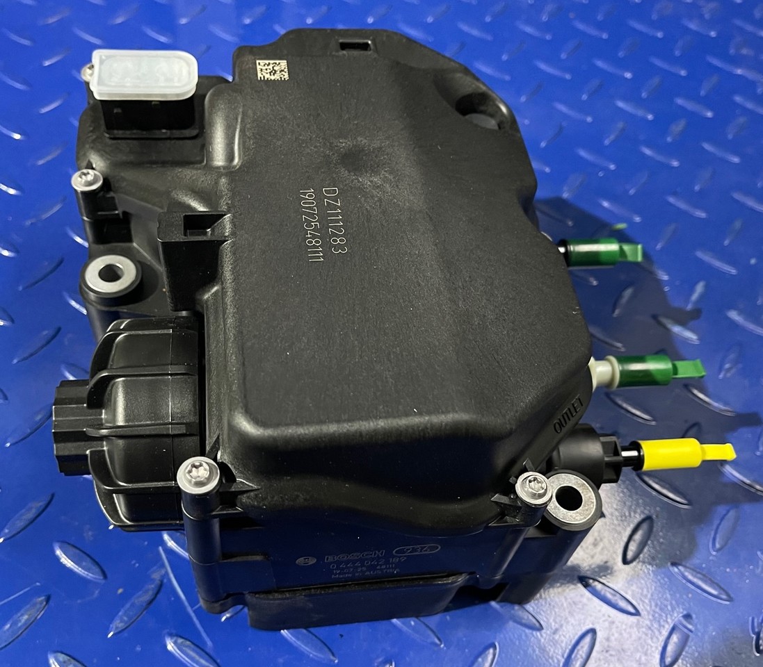 John Deere 8400 Harvester SCR Pump DZ111283 - Silenciador/ Sistema de escape para Cosechadora: foto 3 John Deere 8400 Harvester SCR Pump DZ111283 - Silenciador/ Sistema de escape para Cosechadora: foto 3