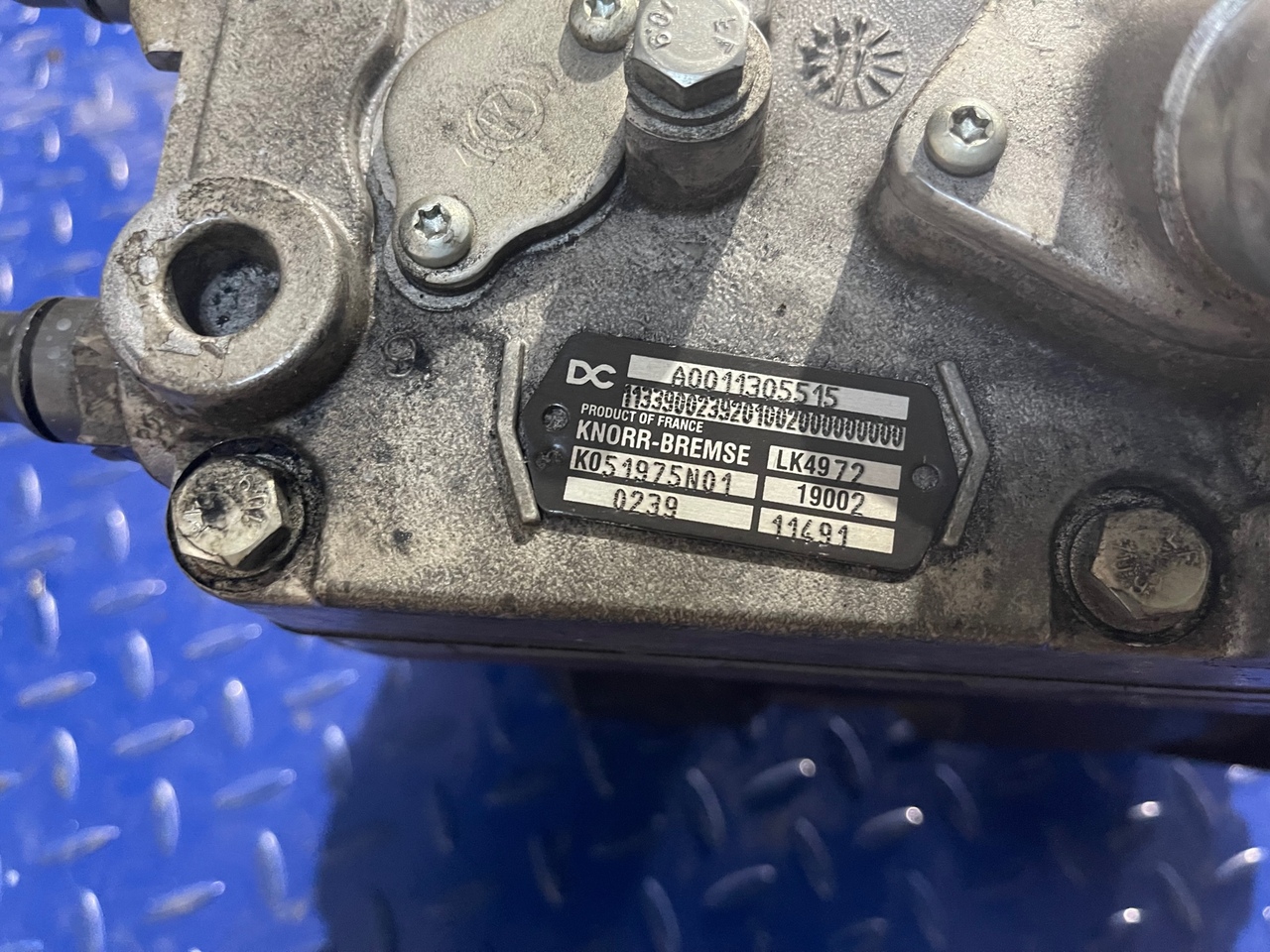 KNORR-BREMSE Mercedes Actros A0011305515 - Compresor para Camión: foto 4 KNORR-BREMSE Mercedes Actros A0011305515 - Compresor para Camión: foto 4