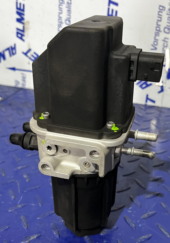 MERCEDES-BENZ AdBlue Pump Reconditioned Mercedes Actros MP5 - Depósito de AdBlue: foto 1 MERCEDES-BENZ AdBlue Pump Reconditioned Mercedes Actros MP5 - Depósito de AdBlue: foto 1