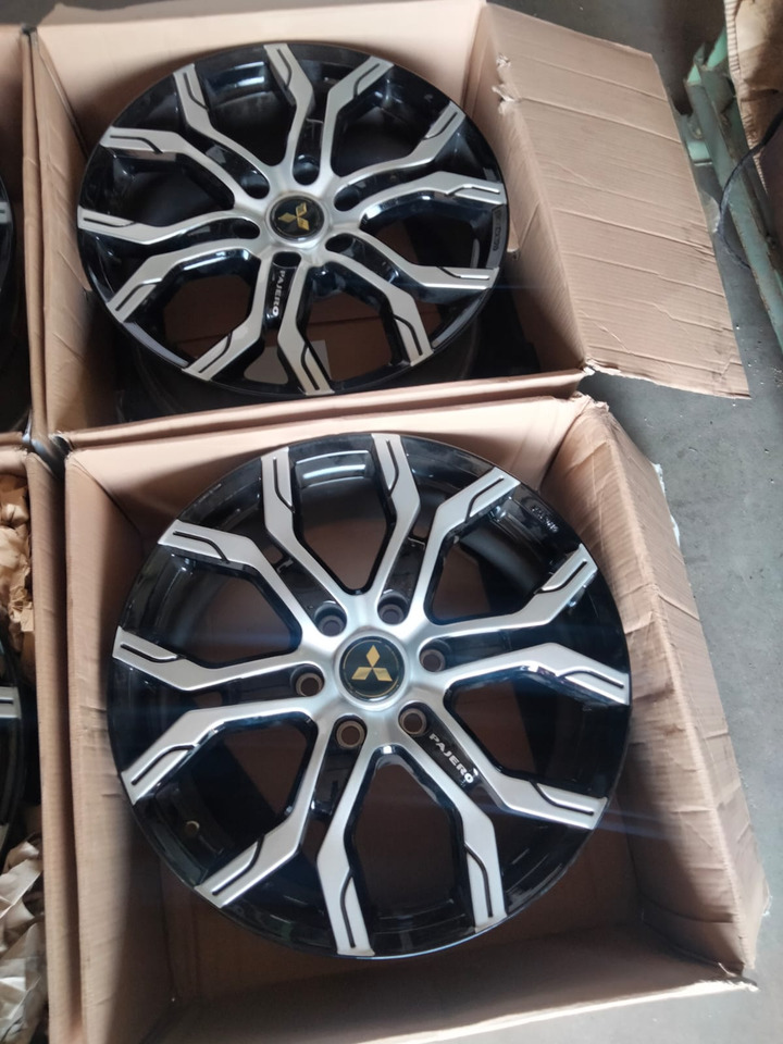 Mitsubishi Pajero L200 20 Zoll original Rims KBA50710 - Llanta para Coche: foto 3 Mitsubishi Pajero L200 20 Zoll original Rims KBA50710 - Llanta para Coche: foto 3