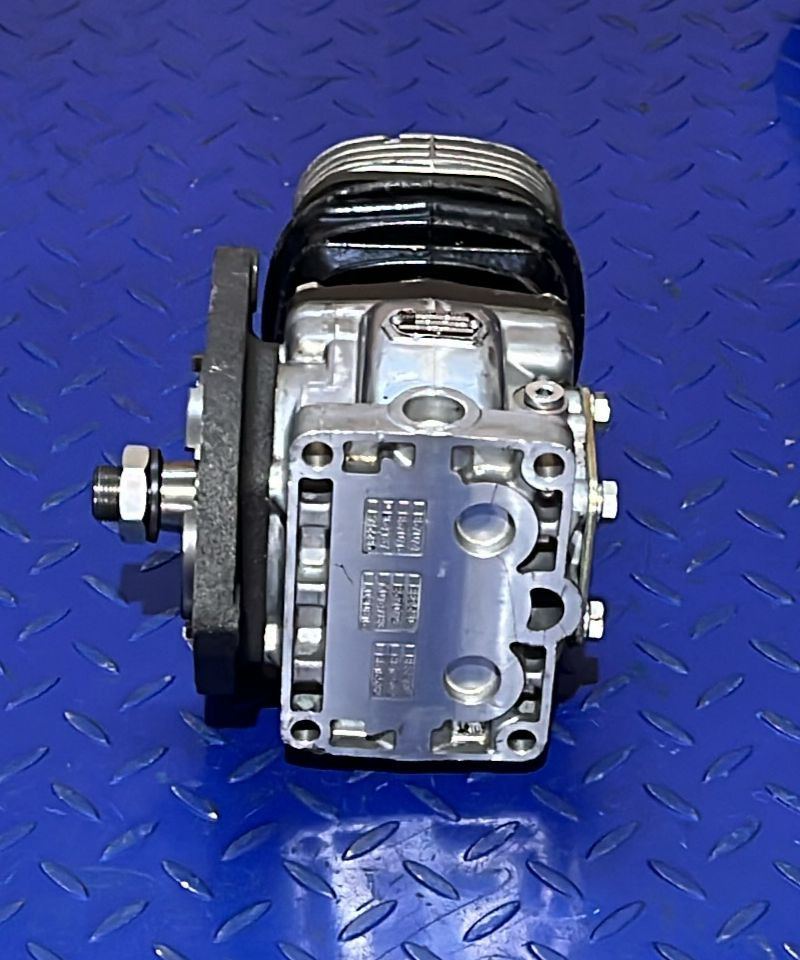 IVECO Air Compressor KNORR LK1310 - Piezas de recambio: foto 2 IVECO Air Compressor KNORR LK1310 - Piezas de recambio: foto 2