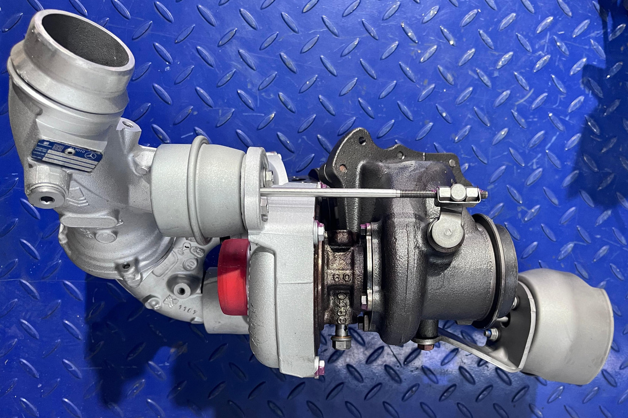 Turbo Mercedes Sprinter 216/316/416/516 CDI BiTurbo Euro 5 - Motor y piezas para Coche: foto 1 Turbo Mercedes Sprinter 216/316/416/516 CDI BiTurbo Euro 5 - Motor y piezas para Coche: foto 1