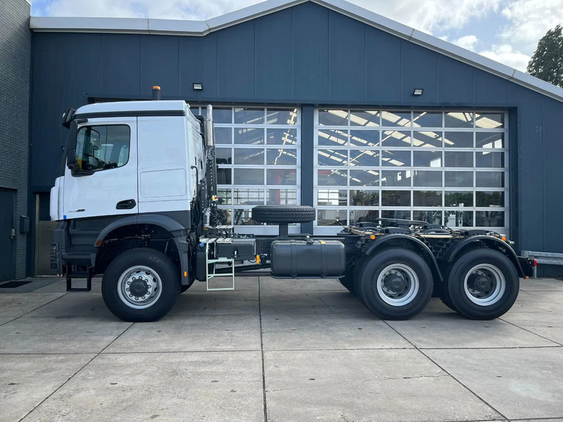 Mercedes-Benz Arocs 4058 AS 6x6 Tractor Head 180T Push Pull EURO-5 - Cabeza tractora: foto 2 Mercedes-Benz Arocs 4058 AS 6x6 Tractor Head 180T Push Pull EURO-5 - Cabeza tractora: foto 2