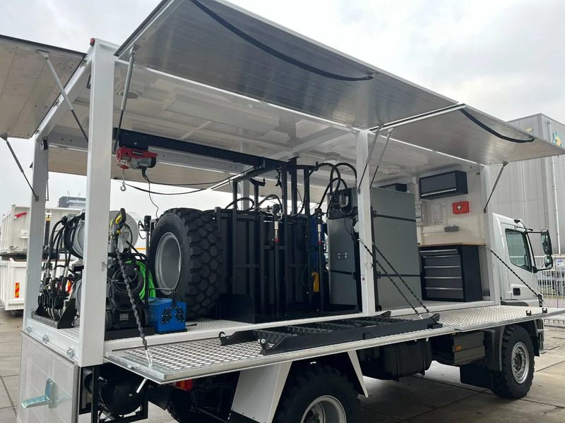 Camión nuevo Mercedes-Benz Atego 1725 A 4x4 Service Truck: foto 10