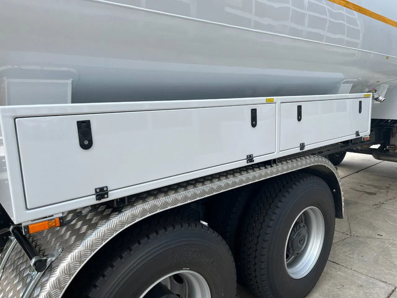 Camión cisterna nuevo Mercedes-Benz Arocs 3340 6x4 Water Tank Truck: foto 15