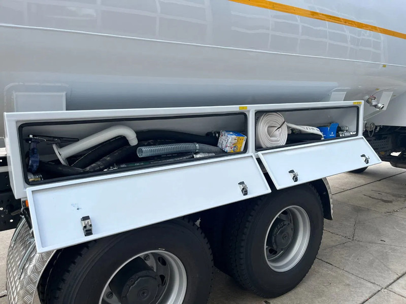 Camión cisterna nuevo Mercedes-Benz Arocs 3340 6x4 Water Tank Truck: foto 16
