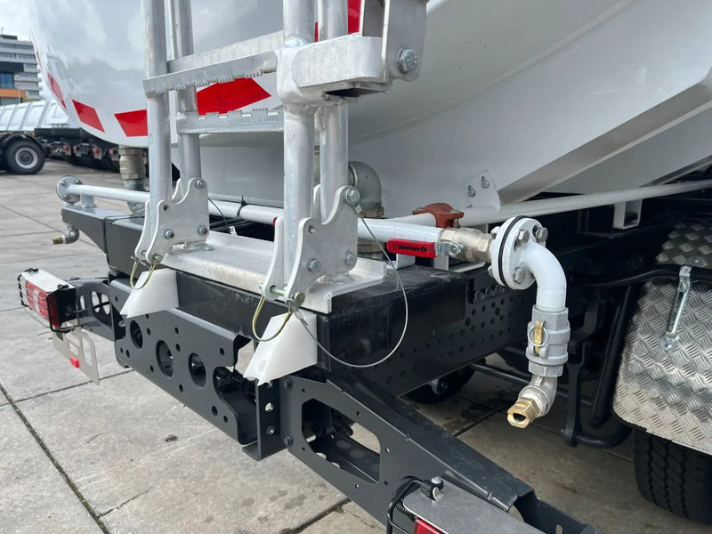 Camión cisterna nuevo Mercedes-Benz Arocs 3340 6x4 Water Tank Truck: foto 14