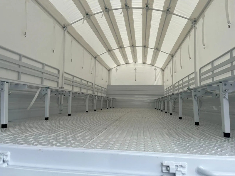 Camión lona nuevo Mercedes-Benz Arocs 3340 A 6x6 Cargo Truck: foto 17