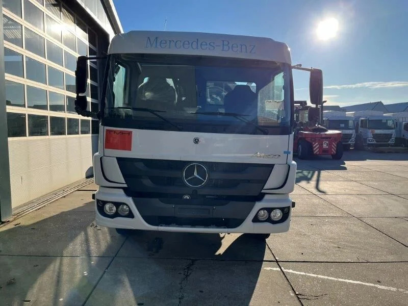 Mercedes-Benz Atego 1418 4x2 Fuel Tank Truck - Camión cisterna: foto 4 Mercedes-Benz Atego 1418 4x2 Fuel Tank Truck - Camión cisterna: foto 4