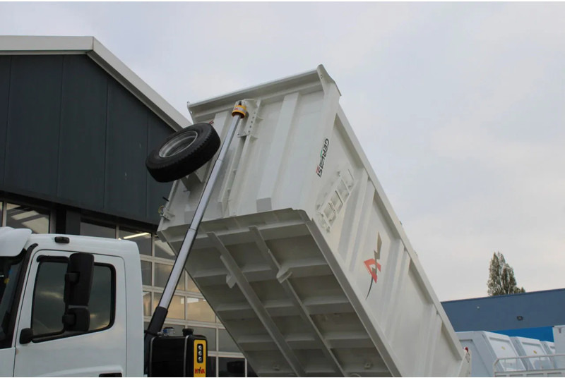 Leasing de Mercedes-Benz Axor 3344 K 6x4 Tipper Truck Mercedes-Benz Axor 3344 K 6x4 Tipper Truck: foto 10 Leasing de Mercedes-Benz Axor 3344 K 6x4 Tipper Truck Mercedes-Benz Axor 3344 K 6x4 Tipper Truck: foto 10