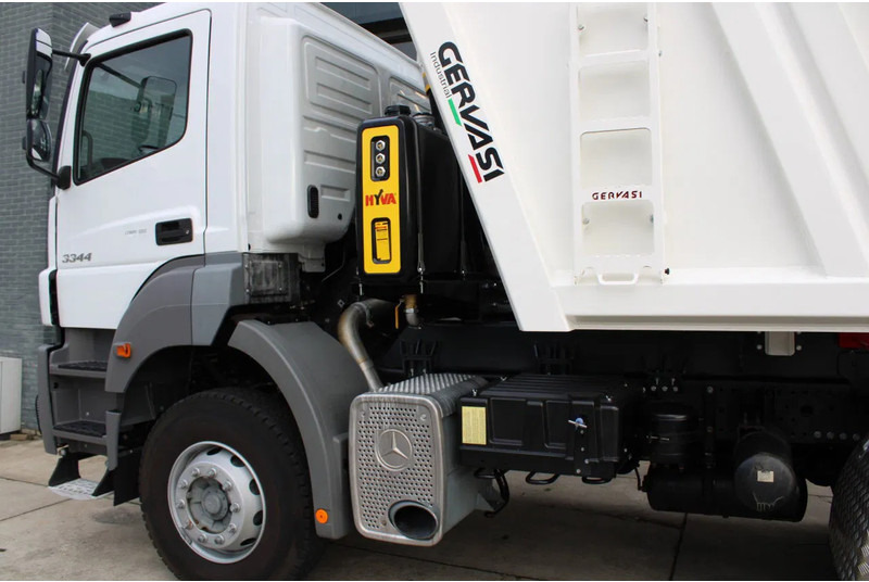 Leasing de Mercedes-Benz Axor 3344 K 6x4 Tipper Truck Mercedes-Benz Axor 3344 K 6x4 Tipper Truck: foto 11 Leasing de Mercedes-Benz Axor 3344 K 6x4 Tipper Truck Mercedes-Benz Axor 3344 K 6x4 Tipper Truck: foto 11