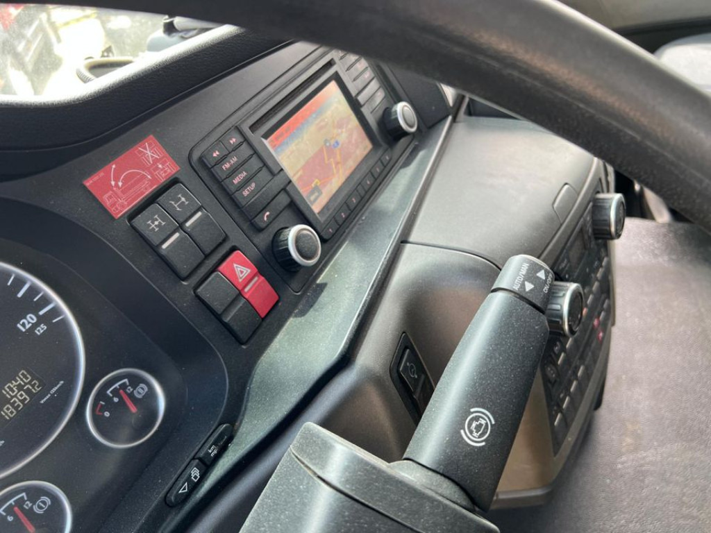 MAN TG-S 35.480 8x4 BL Abrollkipper mit Kran Penz-15L9.80+Meiller RK 30.60L Lenk-Lift Achse - Camión multibasculante, Camión grúa: foto 5 MAN TG-S 35.480 8x4 BL Abrollkipper mit Kran Penz-15L9.80+Meiller RK 30.60L Lenk-Lift Achse - Camión multibasculante, Camión grúa: foto 5