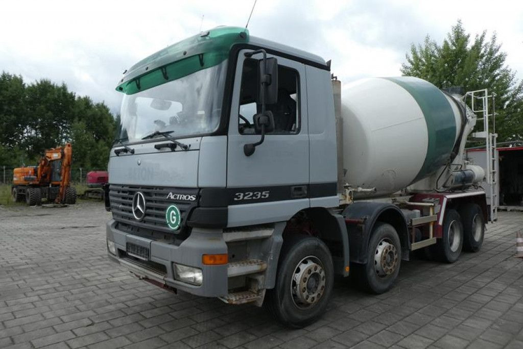 Mercedes-Benz Actros 3235 B 8x4 Betonmischer Stetter 9m³ -Deut - Camión hormigonera: foto 2 Mercedes-Benz Actros 3235 B 8x4 Betonmischer Stetter 9m³ -Deut - Camión hormigonera: foto 2