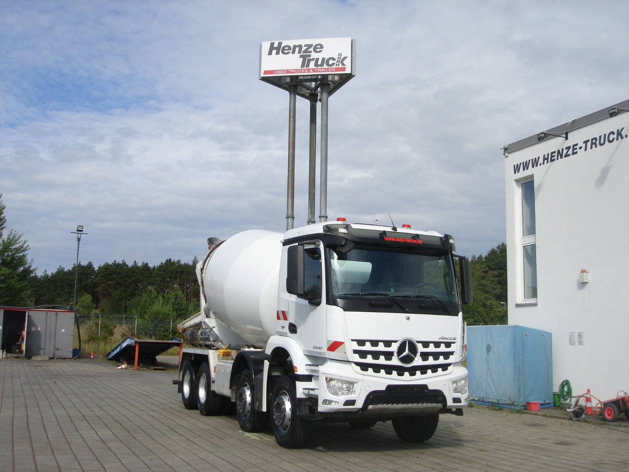 Mercedes-Benz Arocs 3240 B 8x4 - Camión hormigonera: foto 1 Mercedes-Benz Arocs 3240 B 8x4 - Camión hormigonera: foto 1